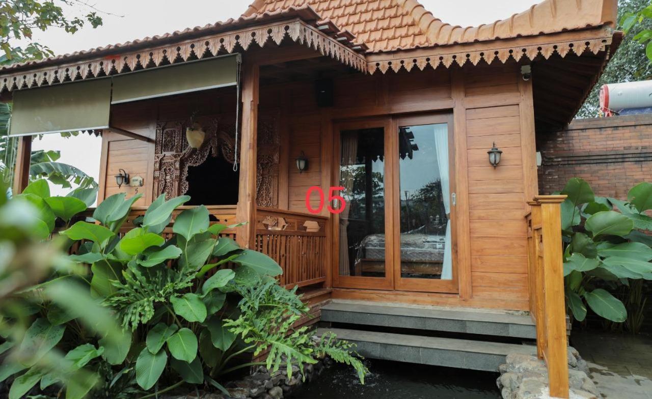 Joglo Jawa Jepara Exteriör bild